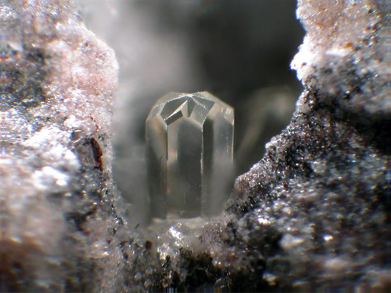 Nosean single crystal - Ochtendung, Eifel, Germany
