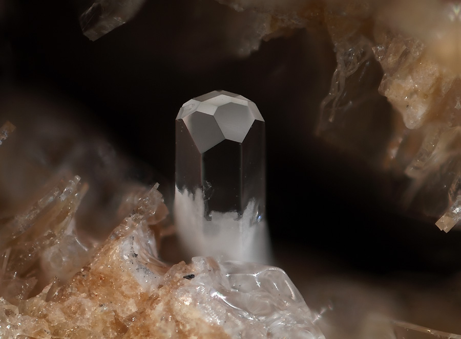 Nosean single crystal2 - Ochtendung, Eifel, Germany