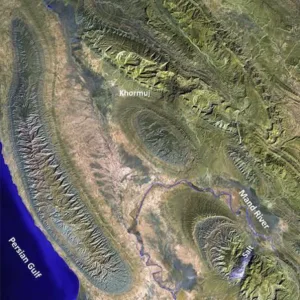 Landsatimage de grandes anticlinais nas Montanhas Zagros (NASA).