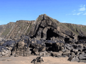 Anticlines at SandymouthBay at Cornwall UK .(http://www.stacey.peak-media.co.uk/bude-walk/)