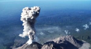 La historia de las erupciones volcánicas.