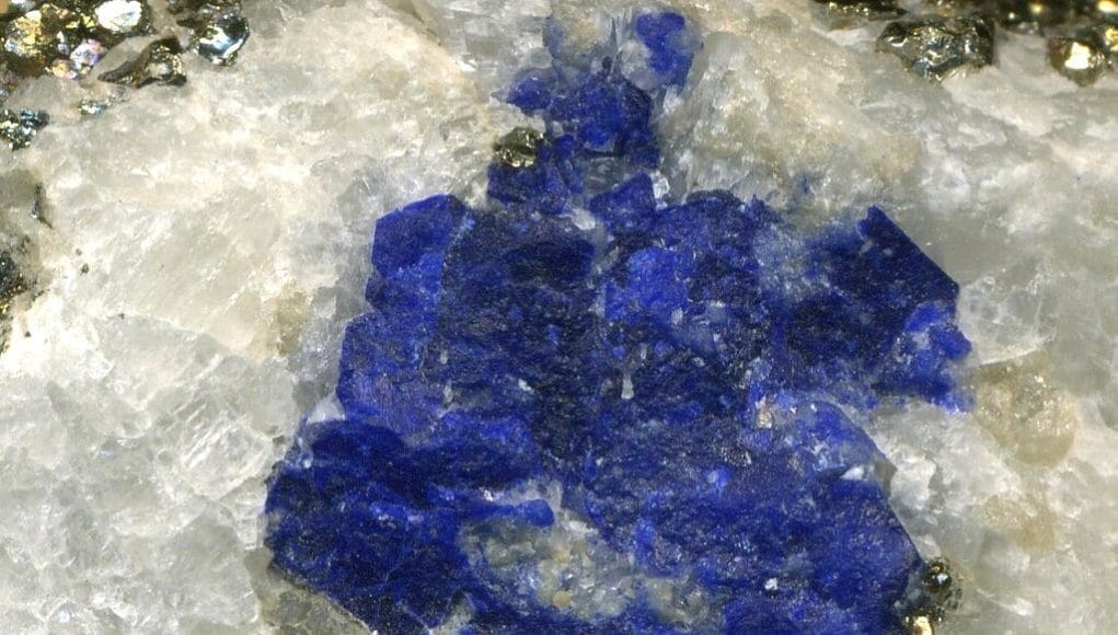 Lazurite-in-pyritic-marble