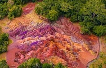The Seven Coloured Earths, Mauritius
