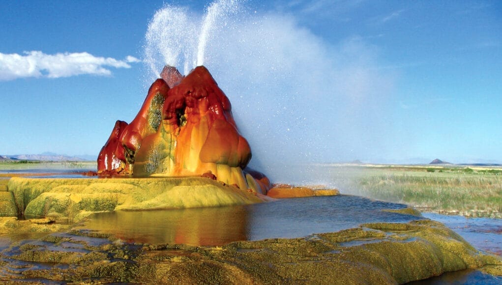Fly_geyser
