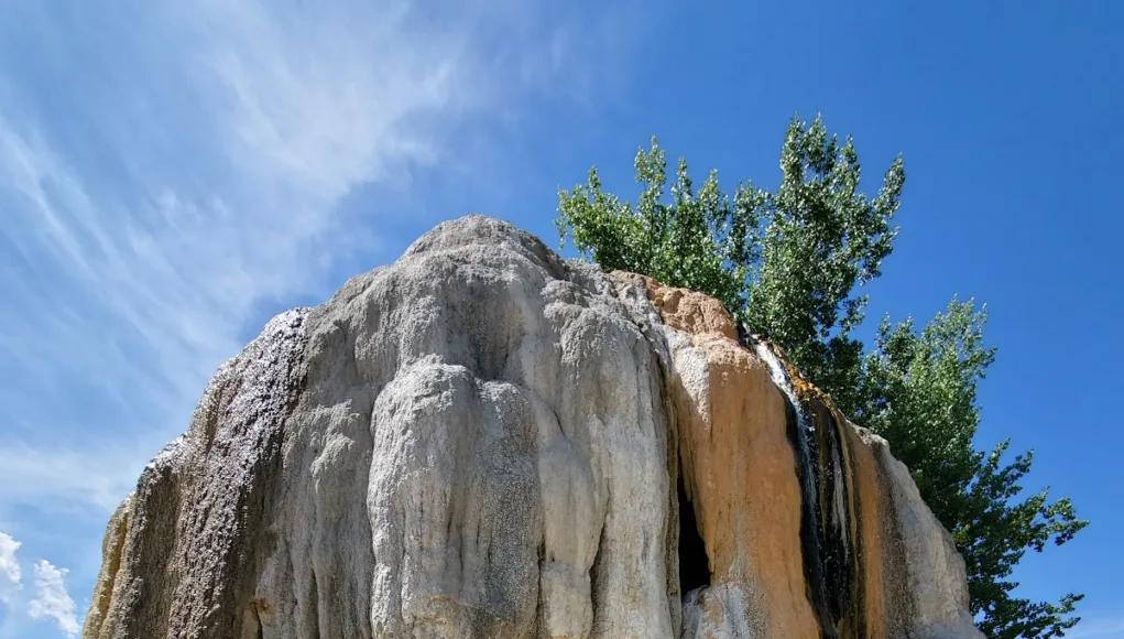 Hot-Springs-State-Park-Wyoming-USA-5