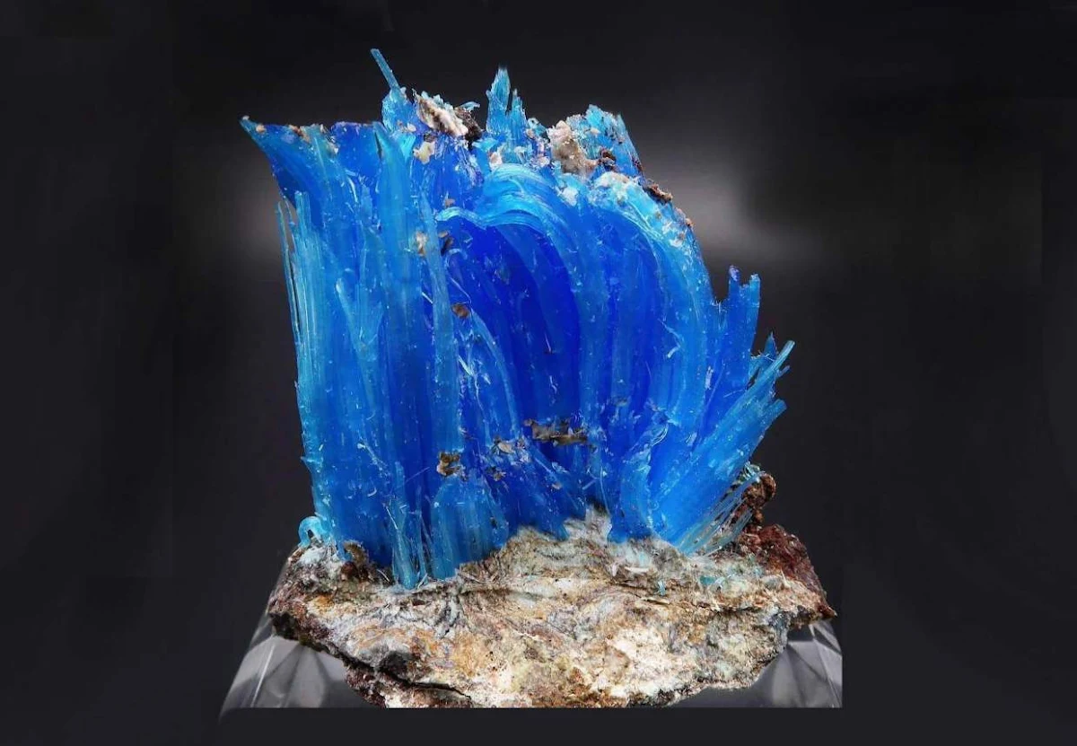 no.0439 ブルーダイヤモンドとsparkcrystal Kalkantit: Özellikleri, Bulunduğu Yerler, Kullanım Alanları