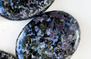 Indigo Gabbro (Merlinite mystique)