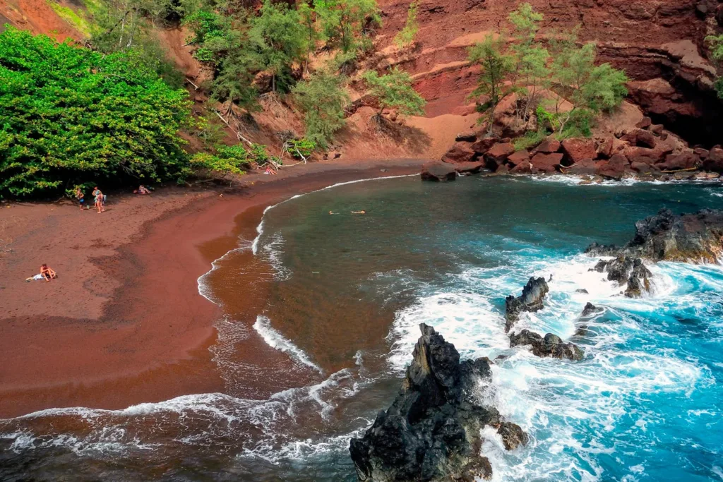 Red Sand Beach (Kaihalulu Beach, Hawaii)