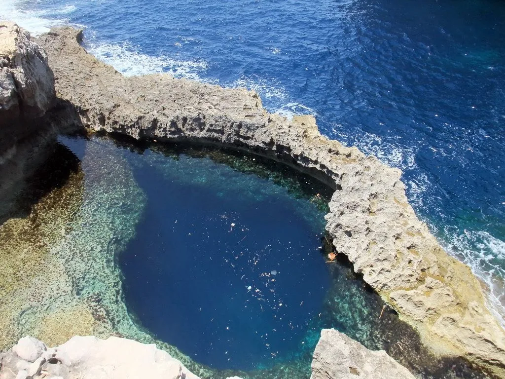 Mavi Delik, Gozo
