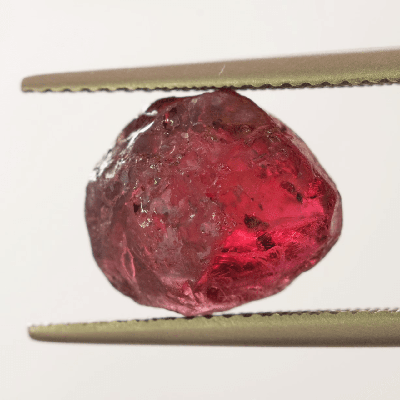 Rhodolite : Properties, Formation, Locations - Geology Science