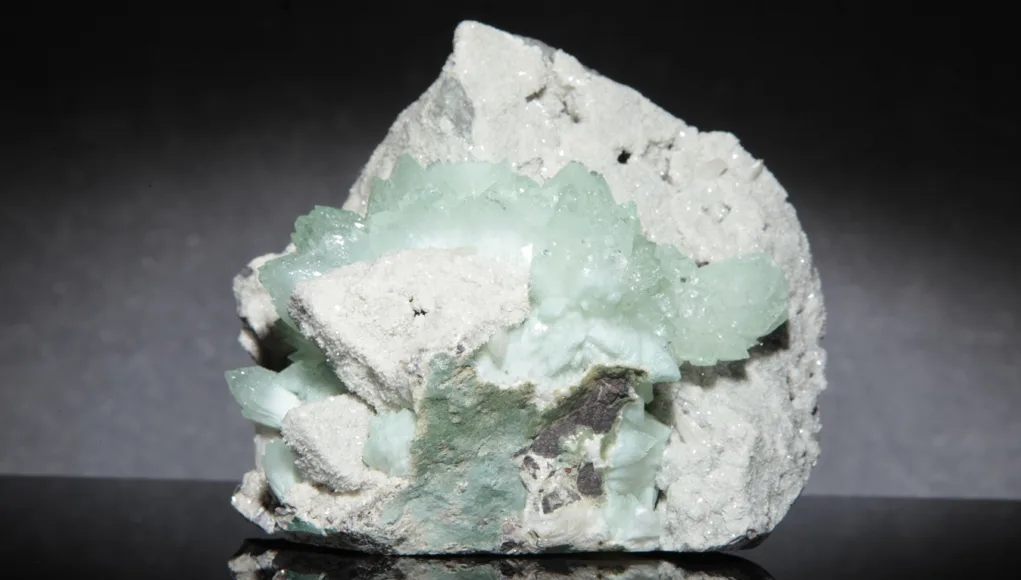 Apophyllite-3