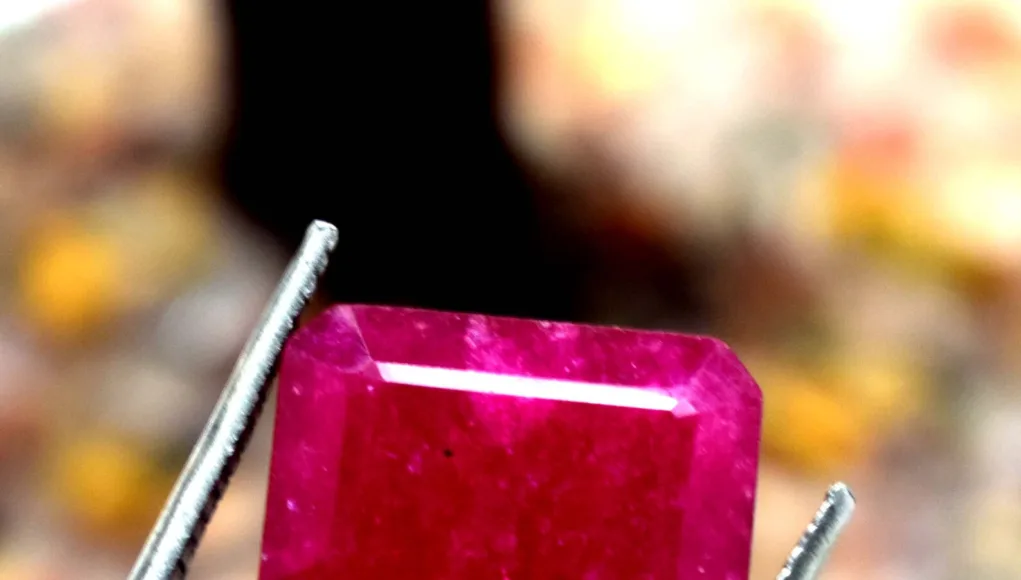 Red-Beryl-Bixbite