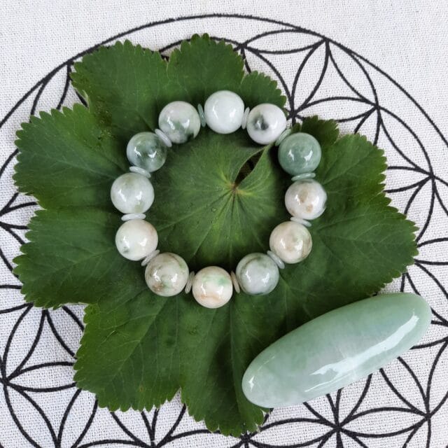 Beaudinite Australian Jade (Bowenite) : Properties, Formation, Uses - Geology Science