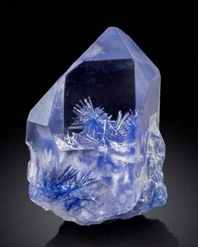 Dumortiérite sur Quartz (Très Rare) main image 1