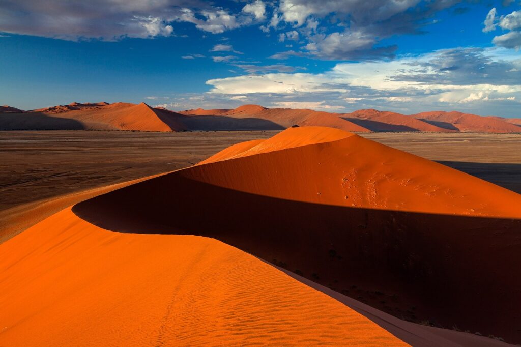 Sossusvlei, Namibia: A Geologic Marvel in the Namib Desert