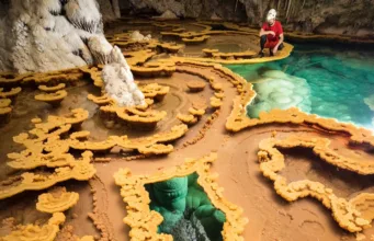 Caverna Lechuguilla: Espeleogênese de ácido sulfúrico e formações únicas