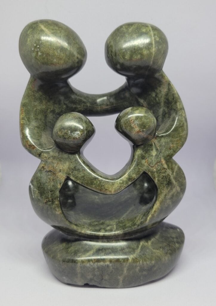 Estatuilla serpentina nubia o etíope utilizada en rituales ancestrales y de fertilidad.