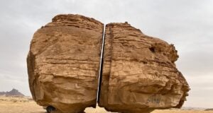 10 Strange Rock Formations You Won’t Believe Are Natural