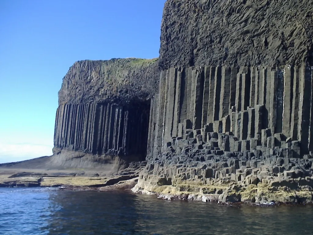 Columnar Basalt Formations How Hexagonal Lava Columns Form